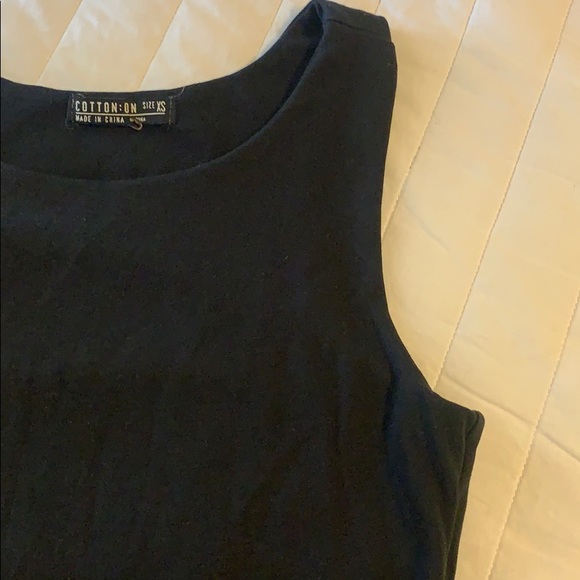 Sleeveless top - Picture 2 of 2